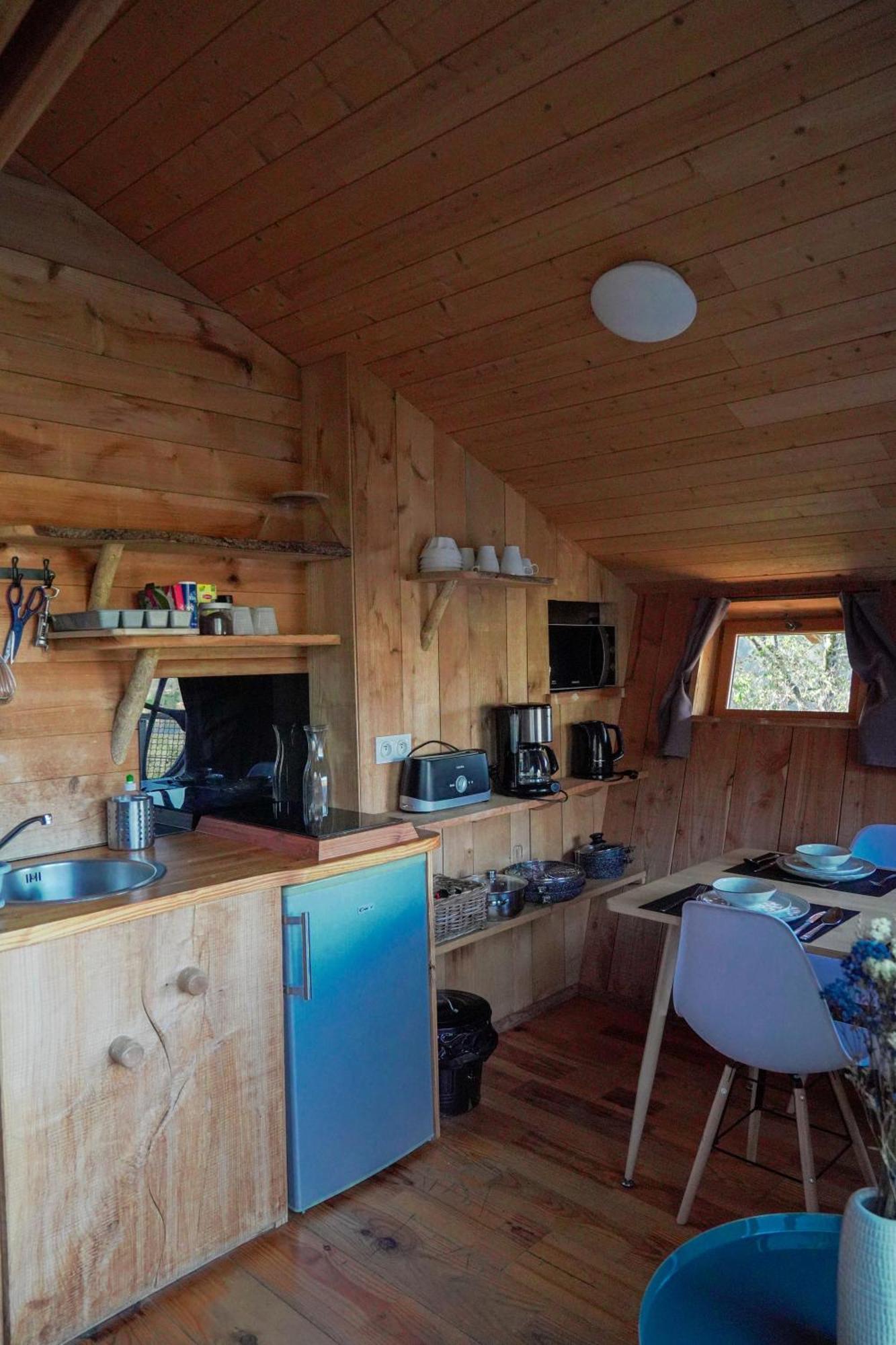 Cabanes Et Lodges Du Belvedere Serrieres-sur-Ain Exterior foto